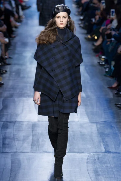 Look 13
